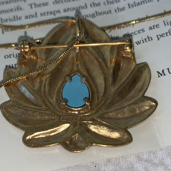 Metropolitan Museum Of Art MMA Turquoise Islamic Lotus Flower Necklace Gold Tone - Picture 5 of 6